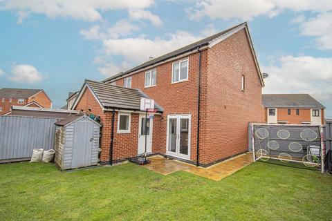 15 Ivinson Way, Bramshall, Uttoxeter, ST14 5BF