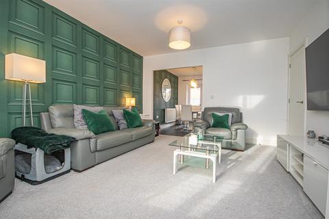 15 Ivinson Way, Bramshall, Uttoxeter, ST14 5BF