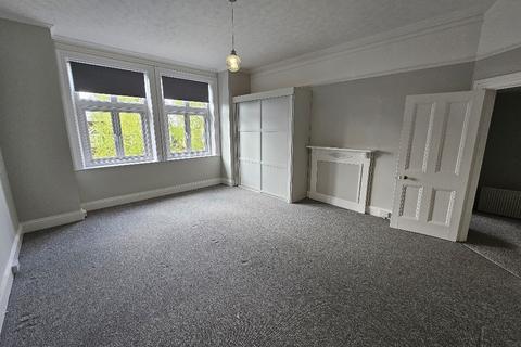 4 bedroom terraced house to rent, Woodlands, Bodicote