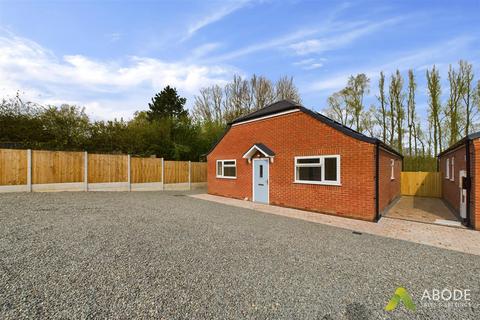 3 bedroom detached bungalow for sale, Bird Song Court, Uttoxeter ST14
