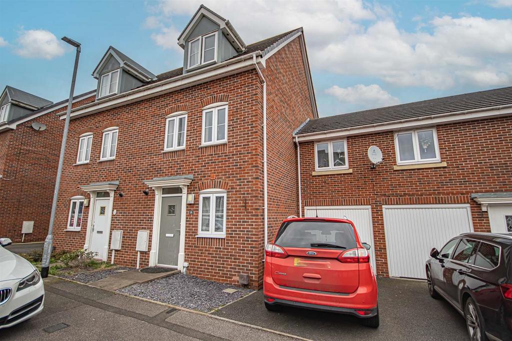 Saw Mill Way, BurtonOnTrent DE14 4 bed townhouse for sale £210,000