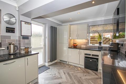12 Ashleigh Drive, Uttoxeter, ST14 7RG