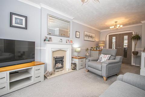 12 Ashleigh Drive, Uttoxeter, ST14 7RG