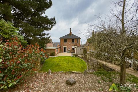3 Hamilton Road, Burton-on-trent, DE15 0LN