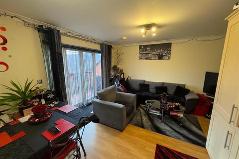 2 bedroom apartment for sale, Grants Yard, Burton-On-Trent DE14