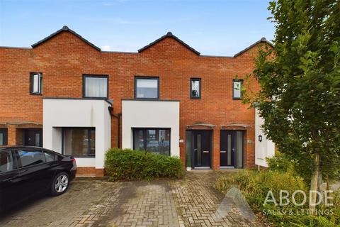 3 bedroom townhouse for sale, Fellows Drive, Burton-On-Trent DE14