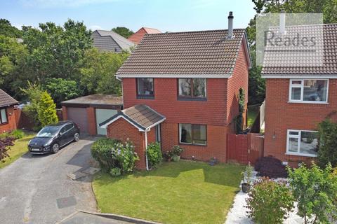 4 bedroom detached house for sale, Williams Close, Penyffordd CH4 0