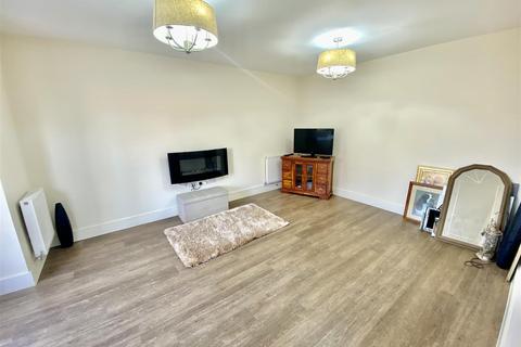 undefined, Fraser Drive, Uttoxeter ST14