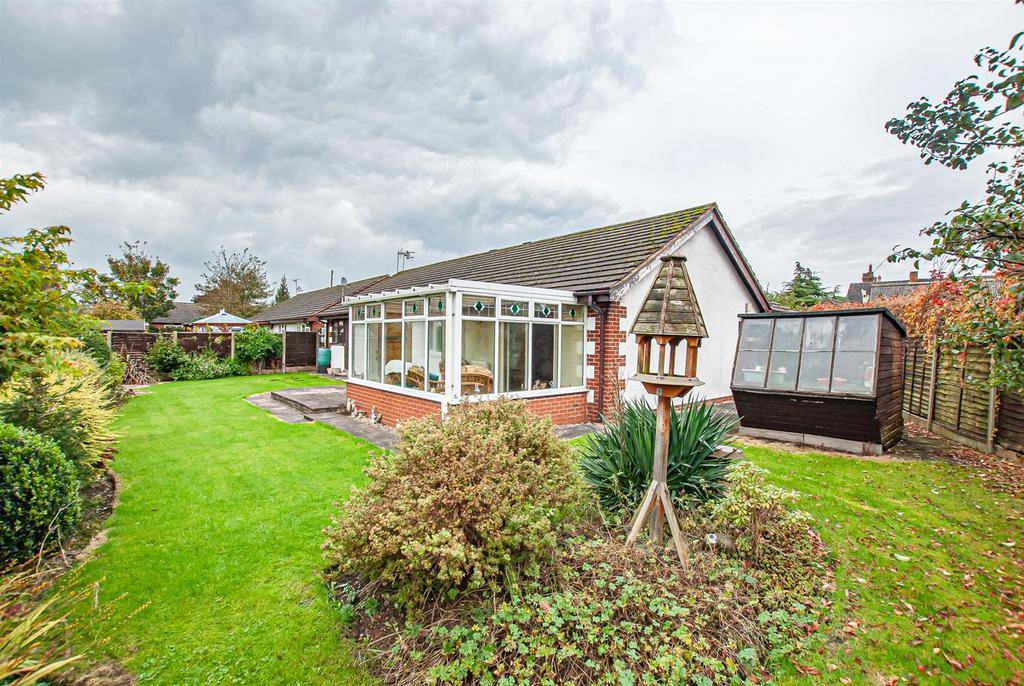 Ashbourne Road, Rocester ST14 2 bed detached bungalow for sale £260,000