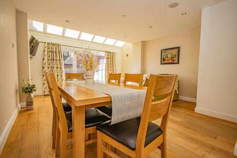 73 Stone Road, Uttoxeter, ST14 7QP
