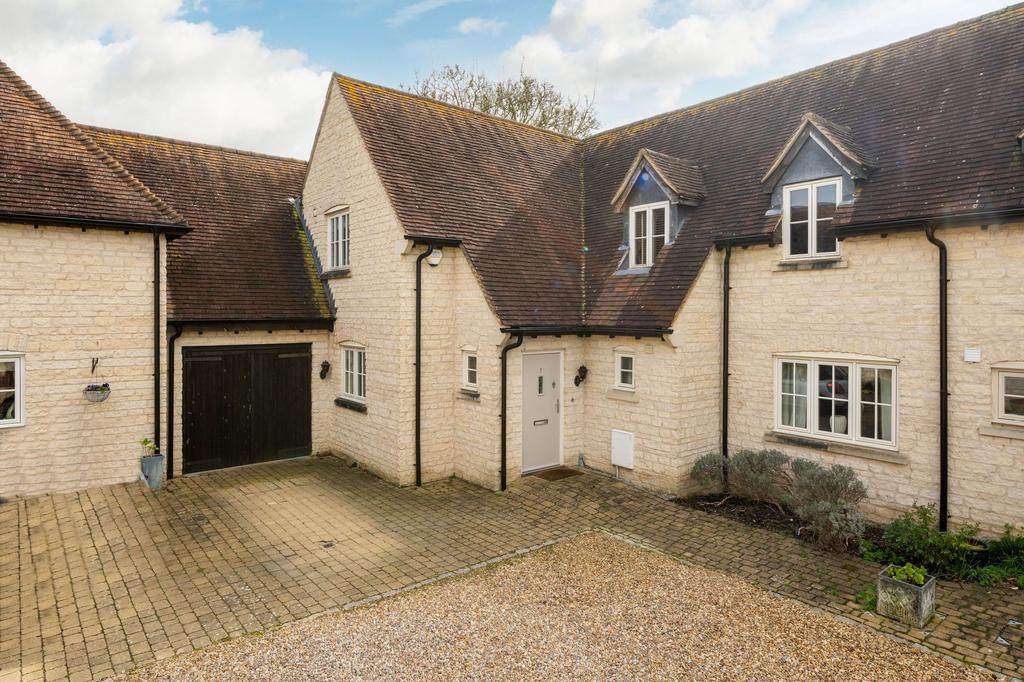 Pavenham, Bedford MK43 4 bed property for sale £700,000