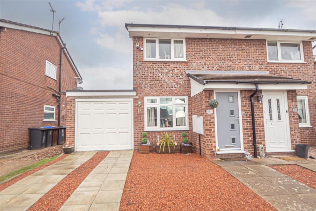 Kempton Grove, Cheadle ST10 2 bed semidetached house for sale £175,000