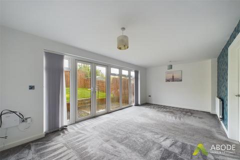 16 Bishop Close, Burton-on-trent, DE13 9EZ