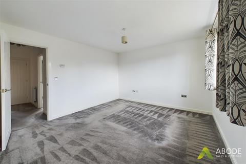 16 Bishop Close, Burton-on-trent, DE13 9EZ