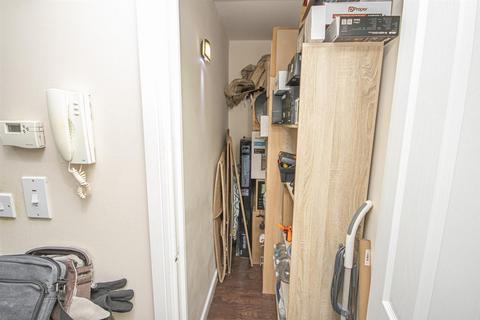5 Old Lodge Close, Uttoxeter, ST14 7FJ