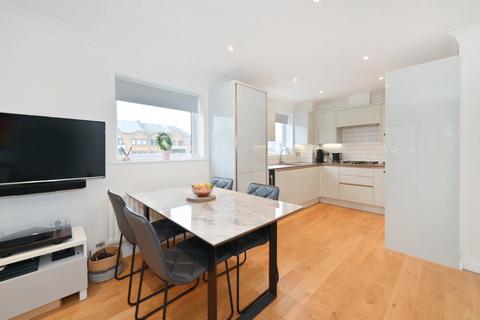 2 bedroom apartment for sale, Lockview Court Narrow Street E14
