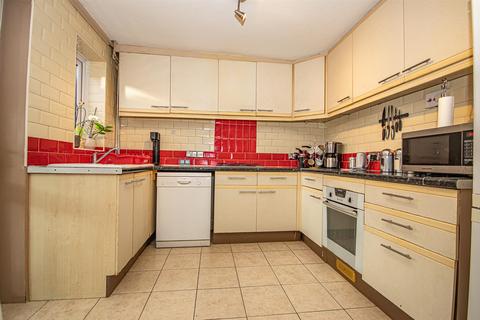 12 Dove Lane, Rocester, Uttoxeter, ST14 5LA