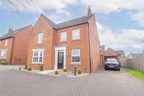 4 bedroom detached house for sale, Harlow Way, Ashbourne DE6