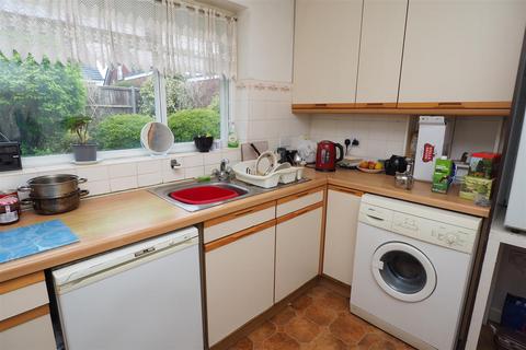 7 Tay Close, Cheadle, Stoke-on-trent, ST10 1TD