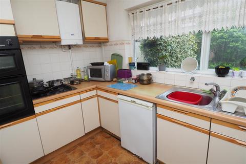 7 Tay Close, Cheadle, Stoke-on-trent, ST10 1TD