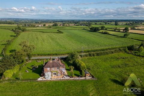 3 bedroom detached house for sale, Wood Lane, Burton on Trent DE13