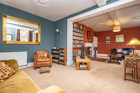92 High Street, Uttoxeter, ST14 7JD