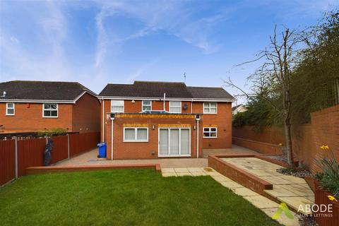 4 bedroom detached house for sale, Greenway, Burton-On-Trent DE15