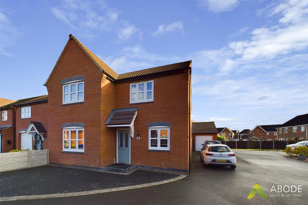 Cascade Close, BurtonOnTrent DE14 4 bed detached house for sale £
