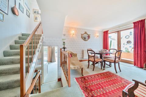19 Fisher Rowe Close, Bramley, Guildford, GU5 0EH