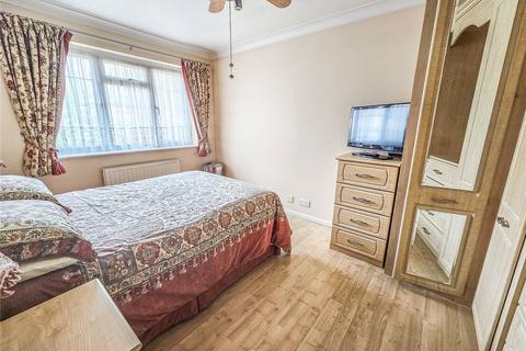 7 Sims Close, Romford, RM1 3QT