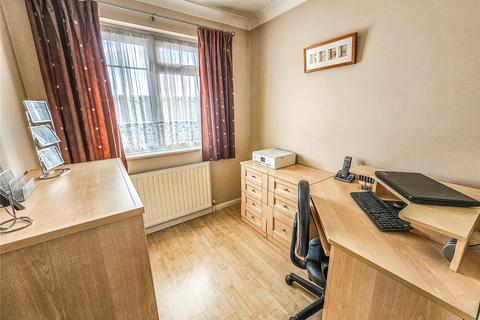 7 Sims Close, Romford, RM1 3QT