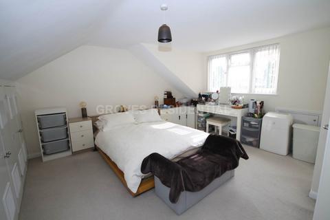 11 Onslow Road, New Malden, KT3 4AR