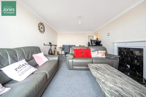 2 bedroom flat to rent, Brighton Road, Lancing, West Sussex, BN15