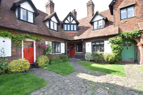 2 bedroom terraced house for sale, Missenden Road, Chesham, HP5