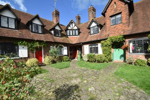 2 bedroom terraced house for sale, Missenden Road, Chesham, HP5