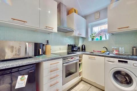 1 bedroom apartment for sale, Eleanor Close, Hithe Point, Canada Water, London, SE16