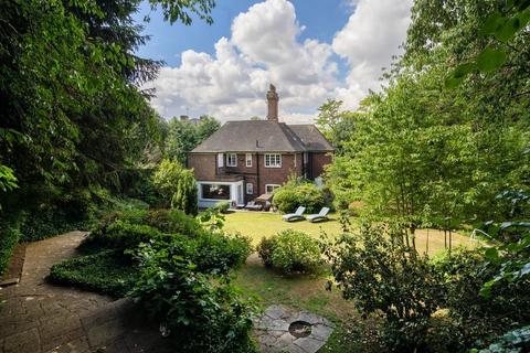 5 bedroom detached house for sale, Netherhall Gardens, Hampstead NW3