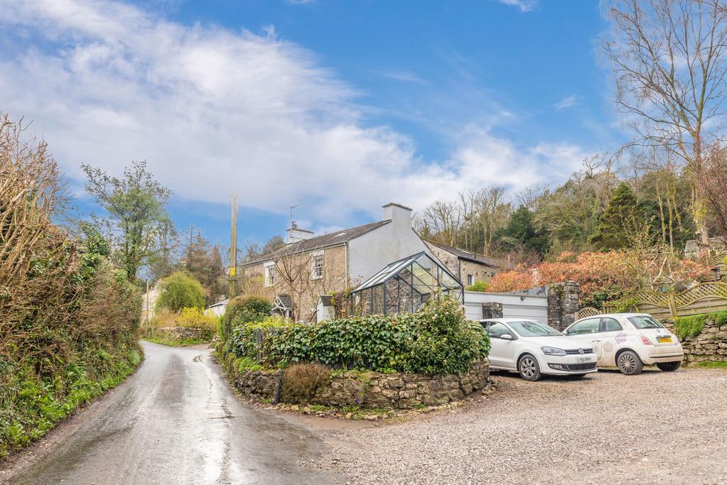 Driveway &amp; Garages