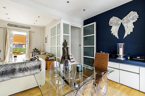 2 bedroom flat to rent, Portobello Road, London W11