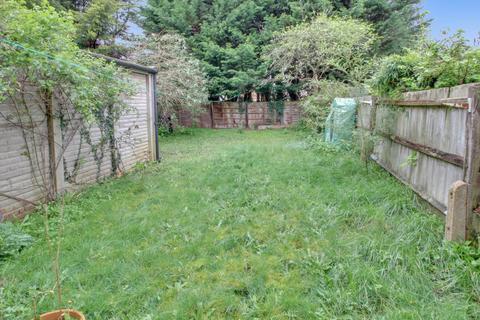 16 Belle Avenue, Reading, RG6 7BL