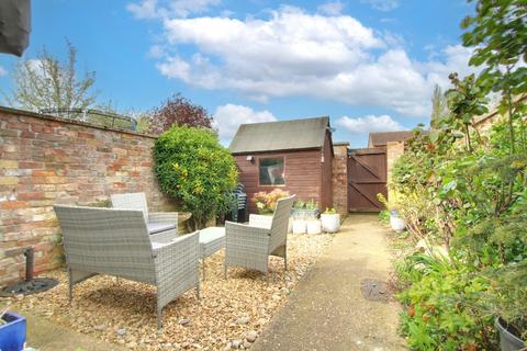 2 bedroom terraced house for sale, London Road, Chatteris