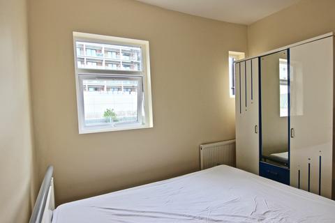 1 bedroom flat to rent, Kingsland Road, London, E8