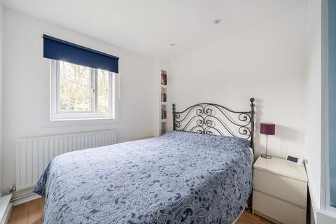 2 bedroom maisonette for sale, Culvers Retreat, Carshalton