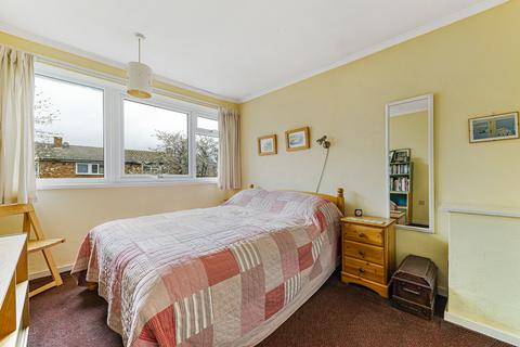 84 Oakways, Eltham, London, SE9 2NZ