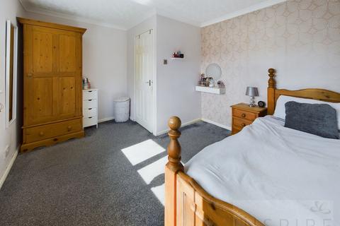 31 Warren Drive, Crawley, RH11 0DS