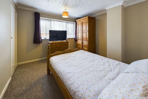 31 Warren Drive, Crawley, RH11 0DS