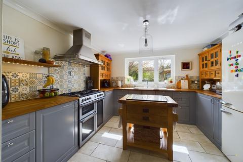 66 Henhurst Hill, Burton-on-trent, DE13 9TD