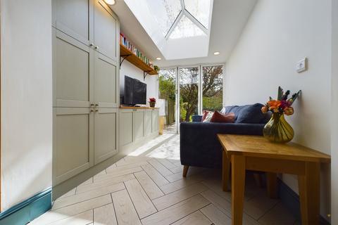 66 Henhurst Hill, Burton-on-trent, DE13 9TD