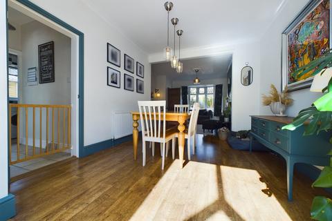 66 Henhurst Hill, Burton-on-trent, DE13 9TD