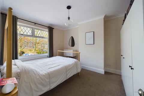 66 Henhurst Hill, Burton-on-trent, DE13 9TD